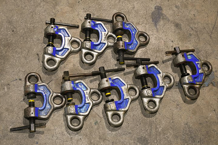 イーグルクランプ 玉掛け 吊り具　土木　橋梁　鉄骨　鳶職　1t 2個　中古